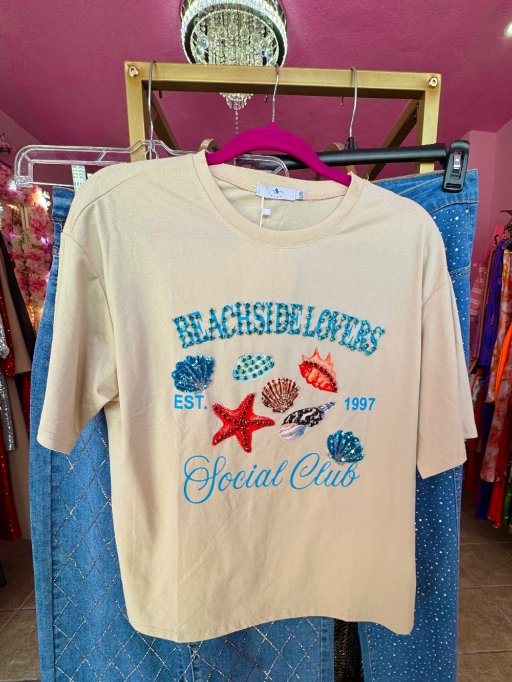 Sea embellished Tee 🦀
